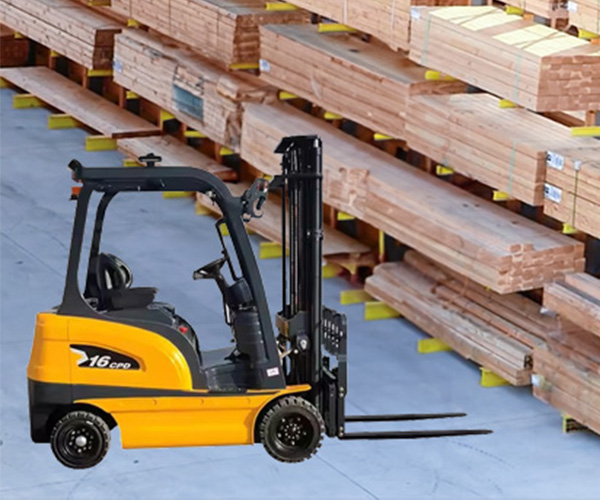 LUMBER FORKLIFT