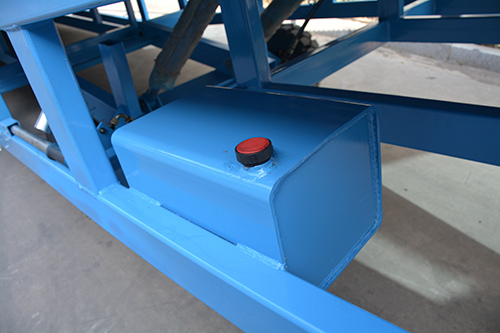 HYDRAULIC OIL TANK AND CYLINDERS